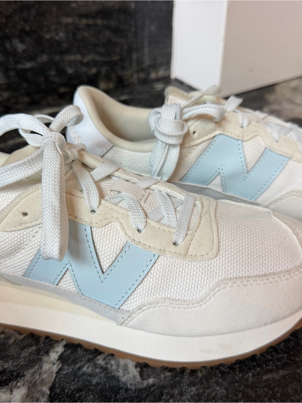 Kids White and Light Blue Athletic Sneakers - Brand:New Balance size 4-NEW w/out